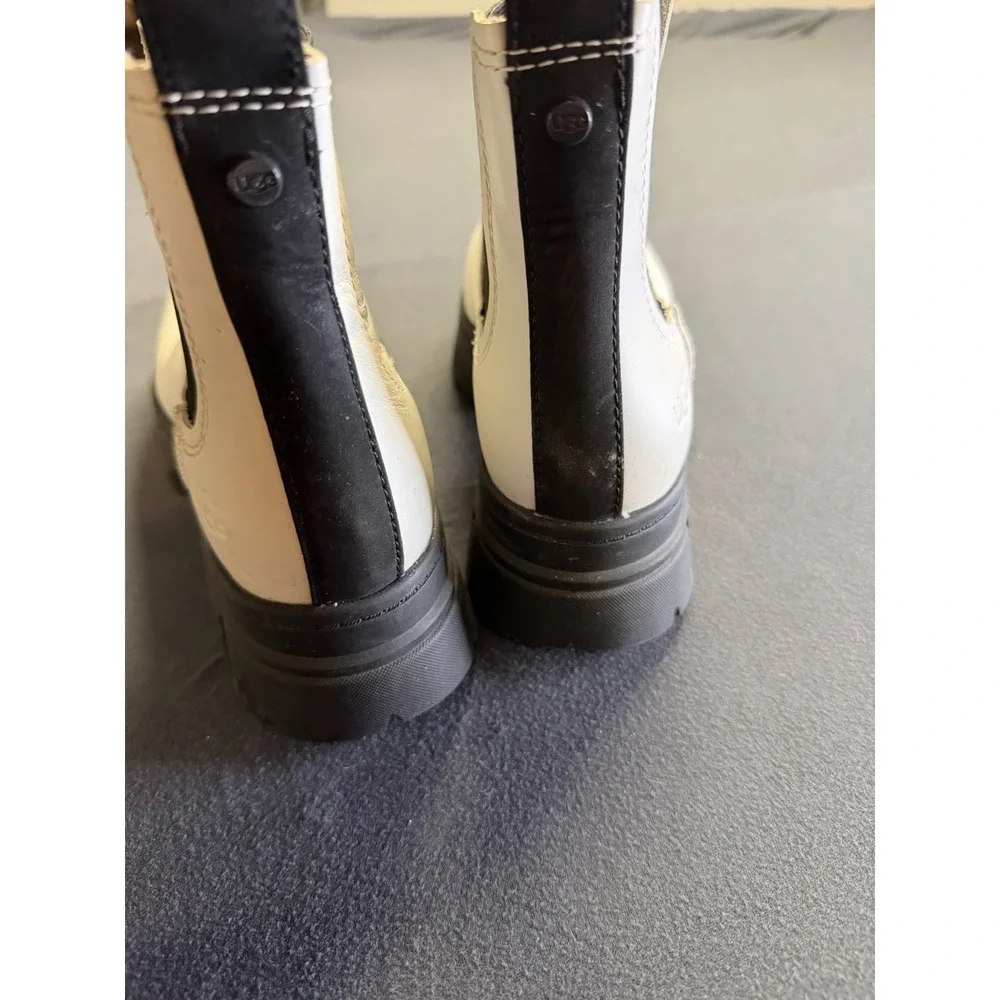 UGG Ashton Chelsea Waterproof Pull-on White Leather Women's Short Boots Sz 9